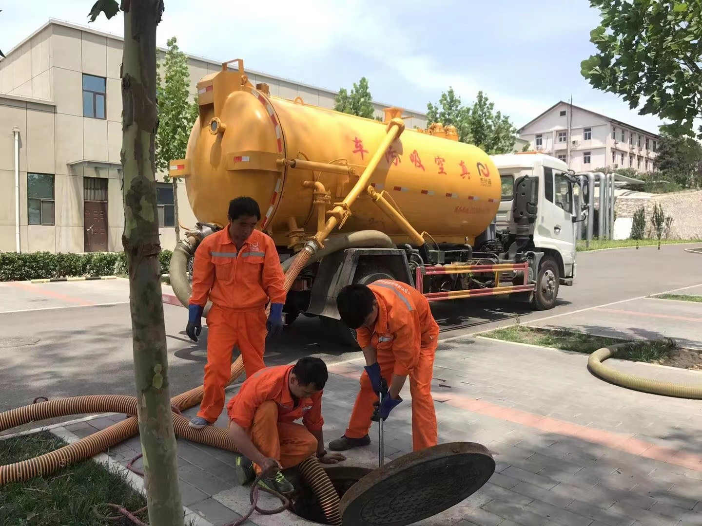 平阴化粪池清理与5-8吨吸粪车施工效率分析